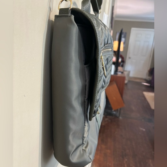 ISAAC MIZRAHI Laptop Quilted Canvas Crossbody Bag - Picture 6 of 14